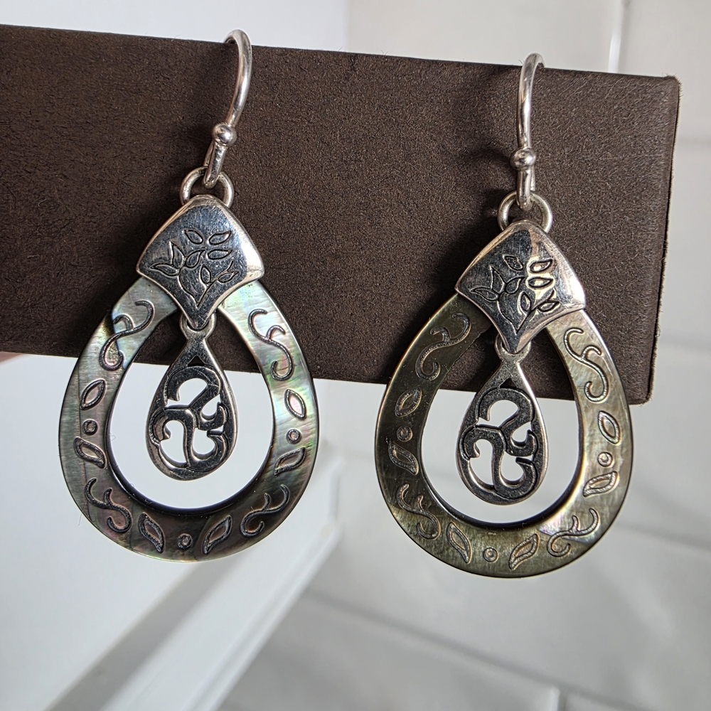 Silpada Iridescent Silver Teardrop Dangle Earrings